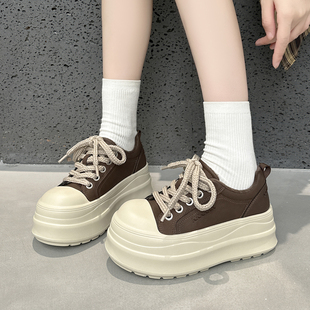 真皮加绒休闲板鞋女2025新款秋冬厚底松糕增高轻便软底系带小白鞋