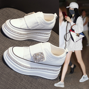 百搭真皮水钻厚底小个子运动休闲板鞋 2026新款 女春季 内增高小白鞋
