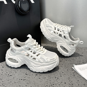 夏季网面镂空老爹鞋女透气薄款2026新款超火厚底轻便包头运动凉鞋