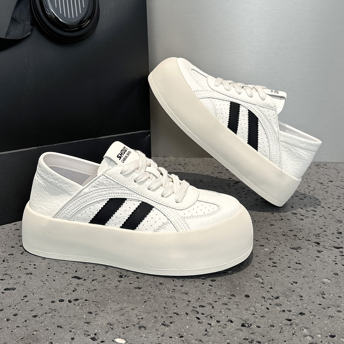 真皮两穿小白鞋女2026春季新款百搭超火软底圆头厚底松糕休闲板鞋,女鞋,休闲板鞋,淘宝优惠券,粉丝福利购,淘宝优惠卷