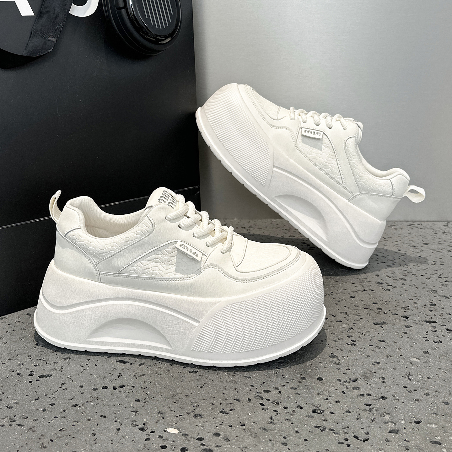 厚底松糕小白鞋女2025年新款百搭