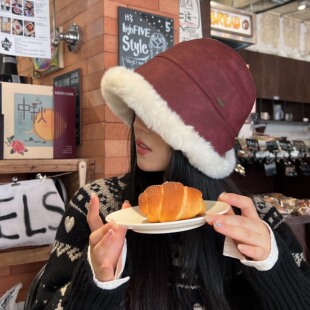 御寒帽5.0！冬季百搭安可拉红抗风保暖皮面摇粒绒毛绒盆帽雷锋帽