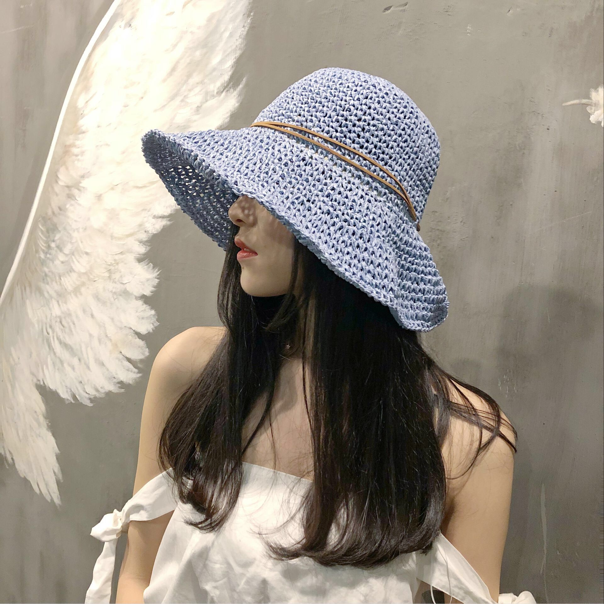 水蓝色蝴蝶结绑带随意造型草帽