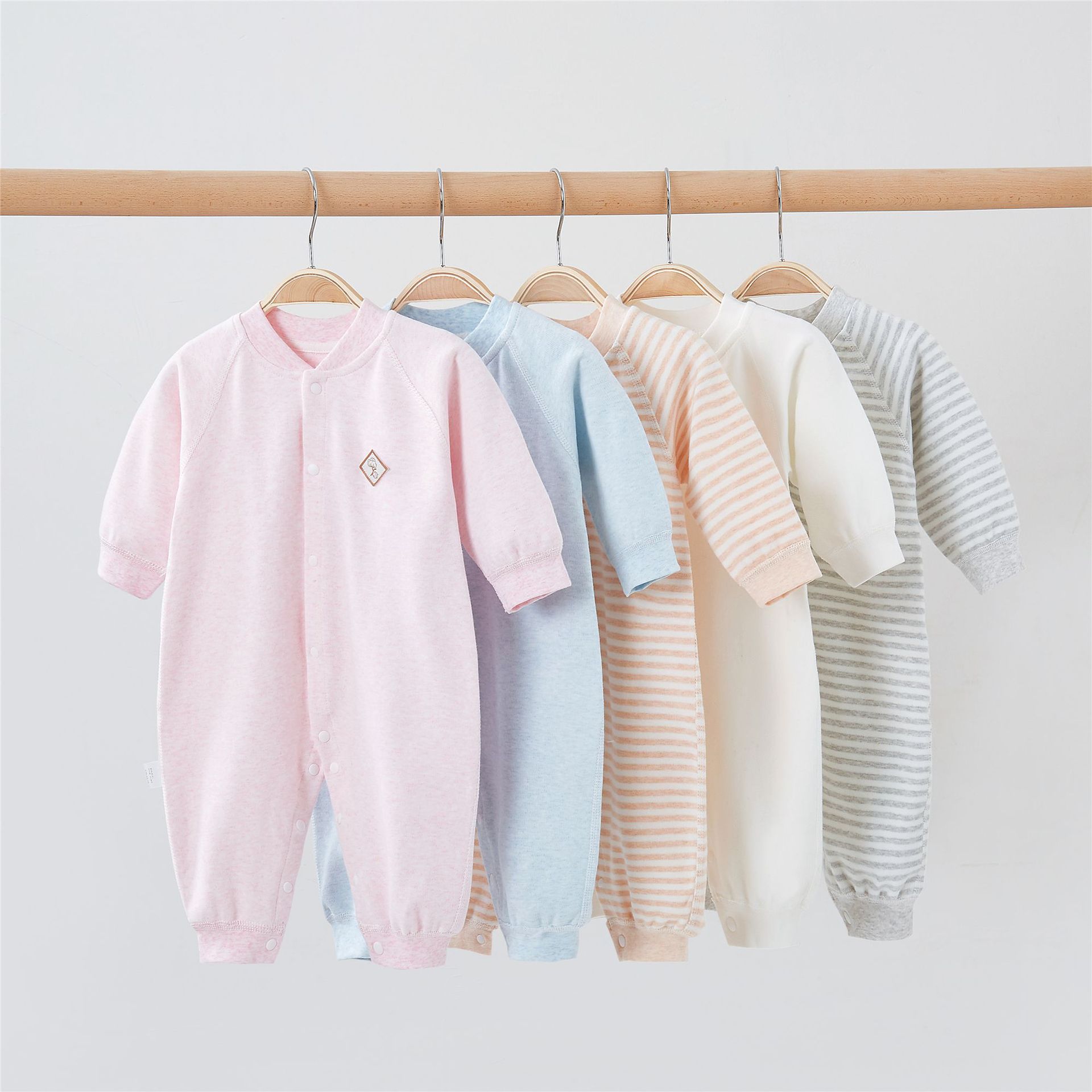 婴儿连体衣春秋舒绒纯棉无骨宝宝衣服打底秋衣新生儿哈衣爬服外穿