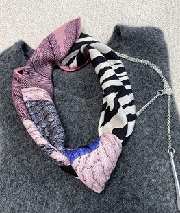 桑蚕丝绵羊毛围巾 特调粉 百搭65CM中方巾 洋气 斑纹飞马粉