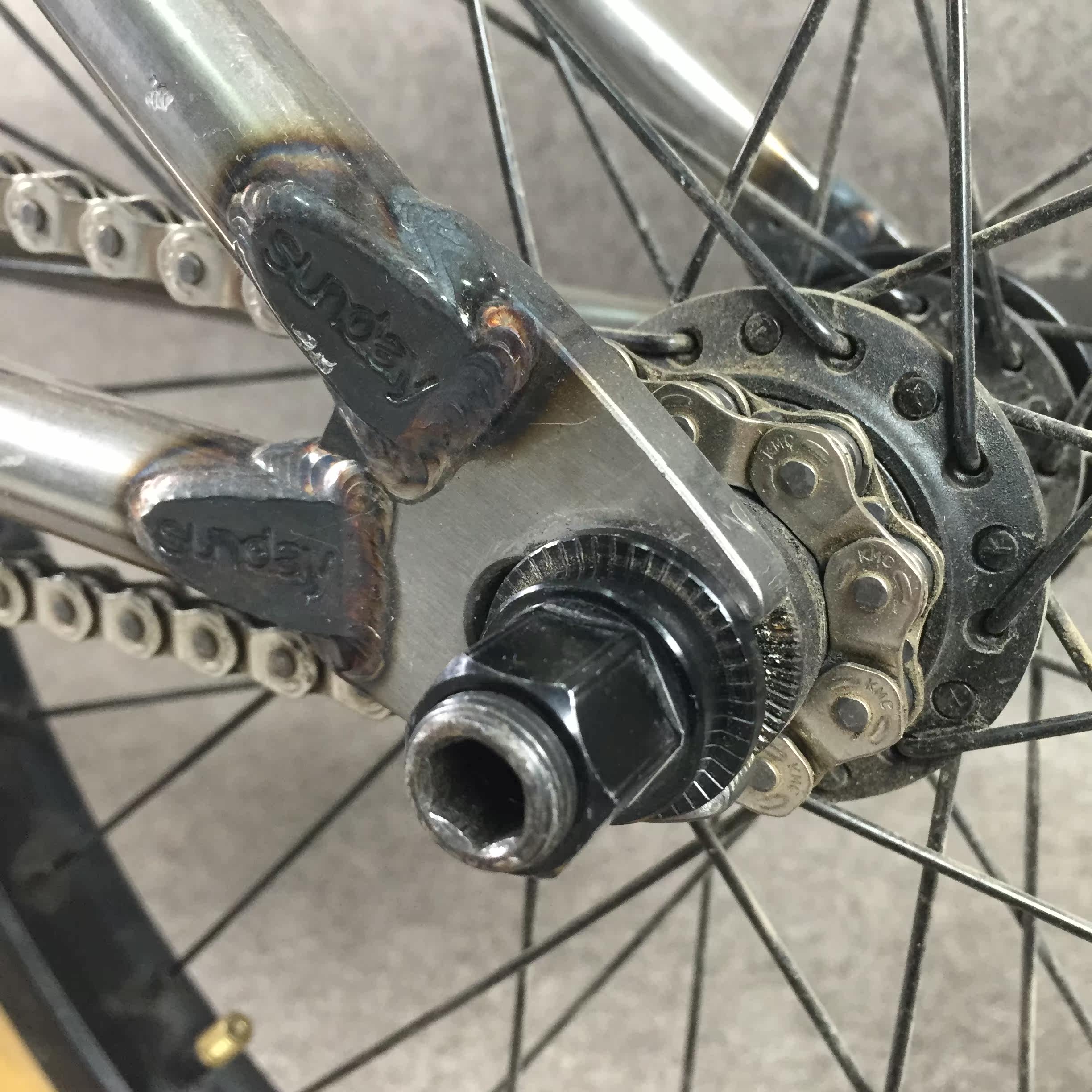 Chaîne de vélo - Ref 2378379 Image 3