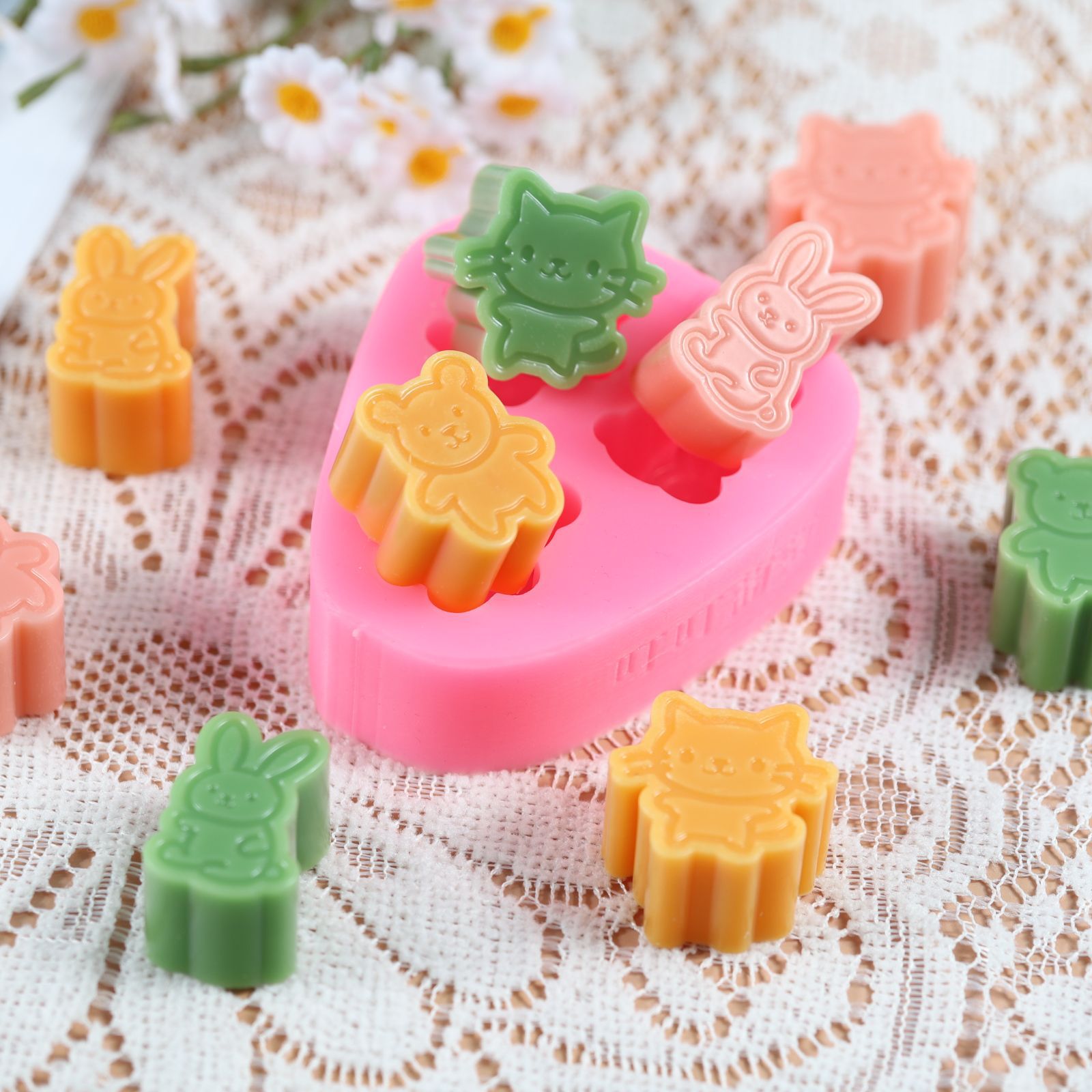 卡通三连小动物鼻噶捏捏模具diy饼干巧克力香薰石膏蜡烛硅胶模具