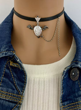 MAXC酷设计巴洛克异形珍珠冷光白恶魔怪兽翅膀项链吊坠女皮绳颈链