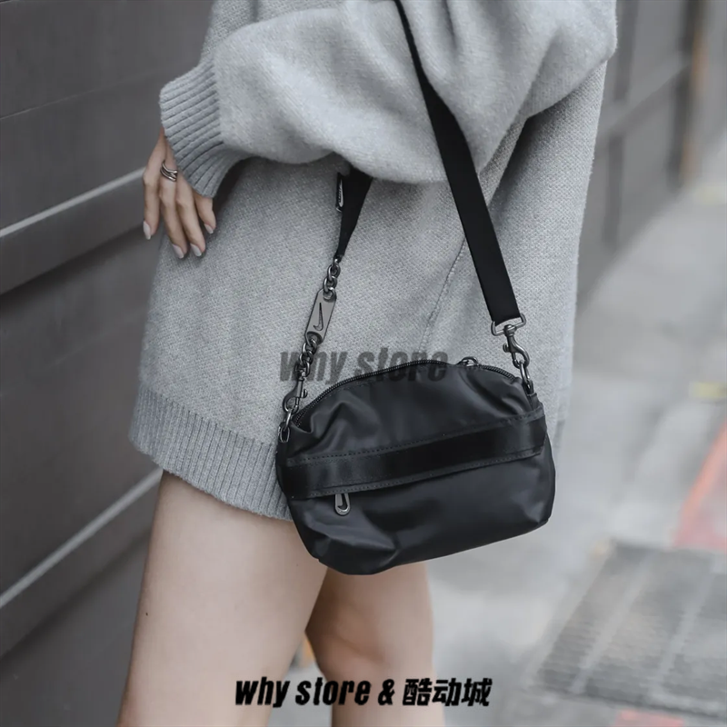 NIKE耐克运动休闲单肩包手提斜挎包链条手机零钱包CW9304-010