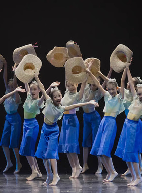 小荷风采泥土雨水阳光夏夜儿童演出服童年的梦幼儿园舞蹈服表演服