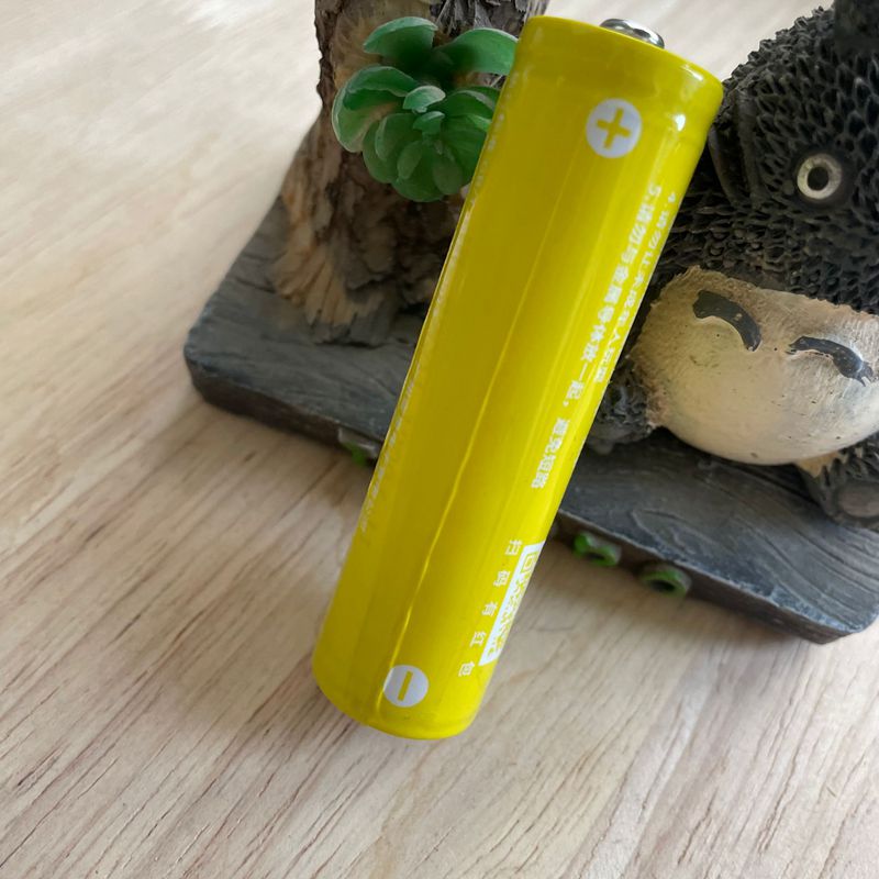 18650锂电池大功率手电筒激光