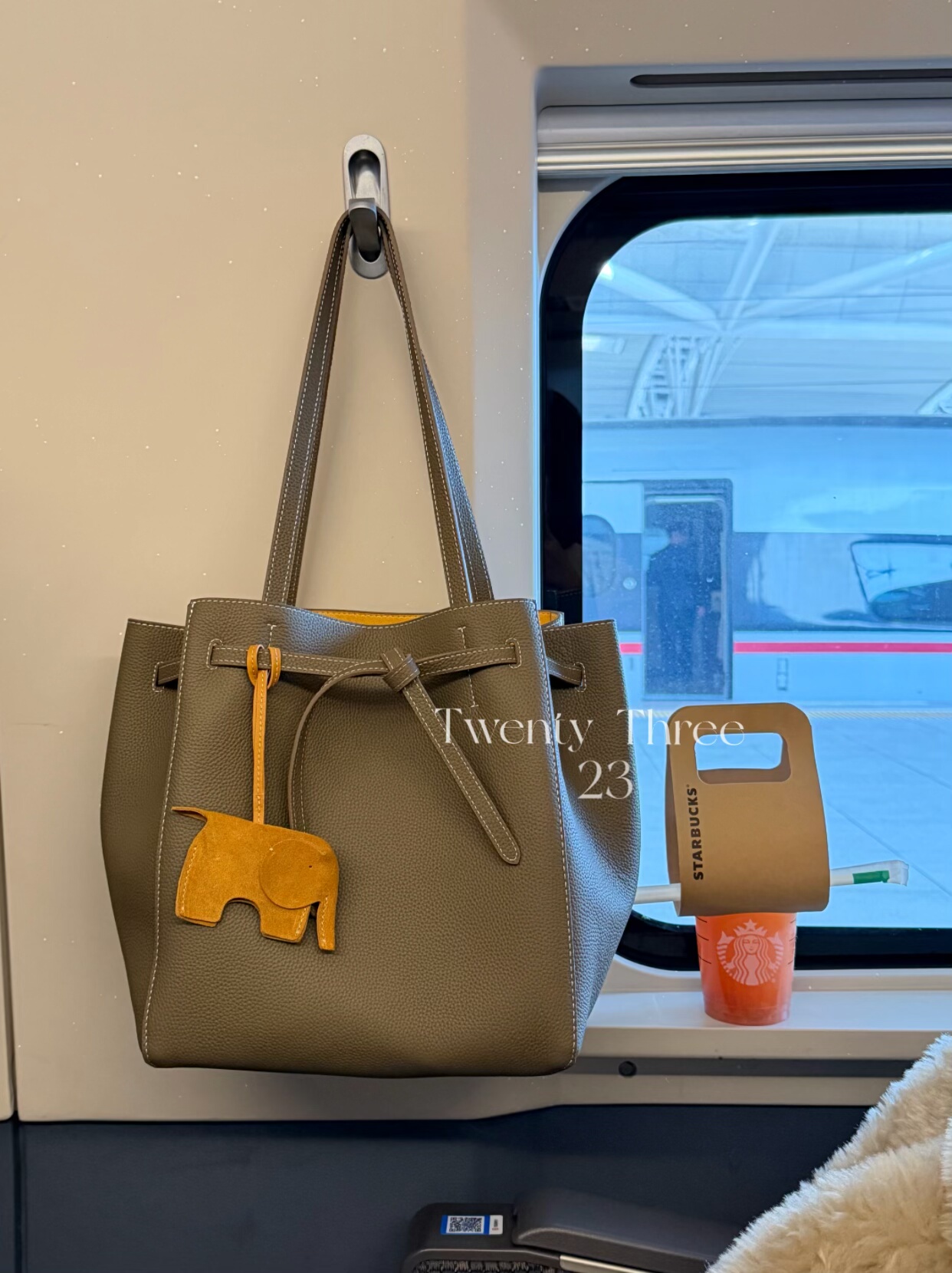 Twenty Three极简风头层牛皮托特包购物袋单肩手提大容量通勤包,箱包皮具/热销女包/男包,通用款女包,淘宝优惠券,粉丝福利购,淘宝优惠卷