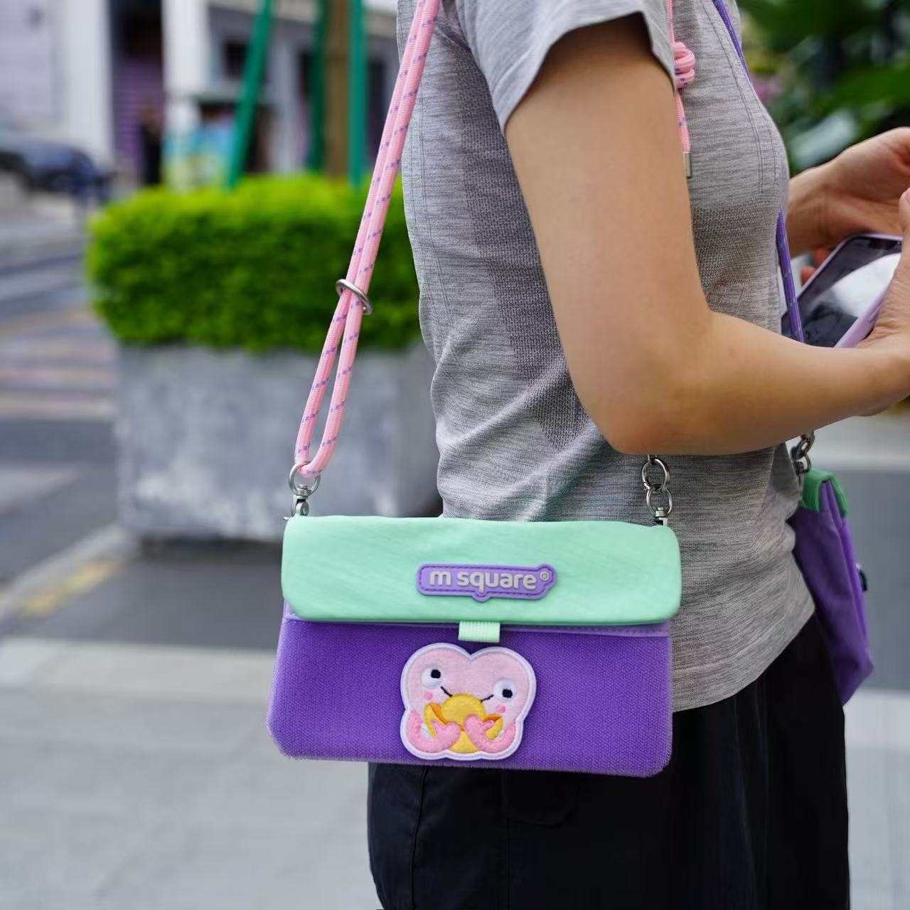 msquare斜挎手机包女轻便单肩斜挎包高级感百搭包包女小众设计感
