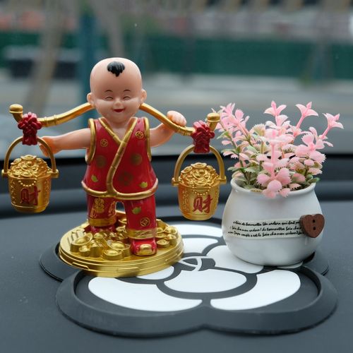 太阳能香薰车载摆件送财童子