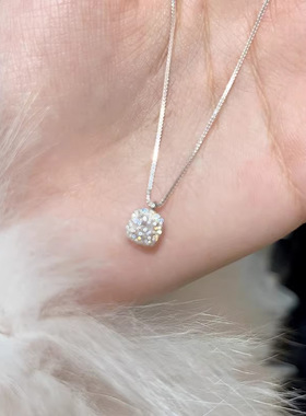 爆闪小方钻项链女轻奢小众设计感高级锁骨链2026新款简约气质吊坠