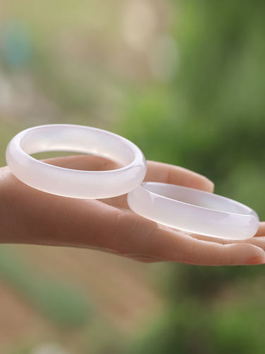 精选断码清货天然白玛瑙手镯冰透