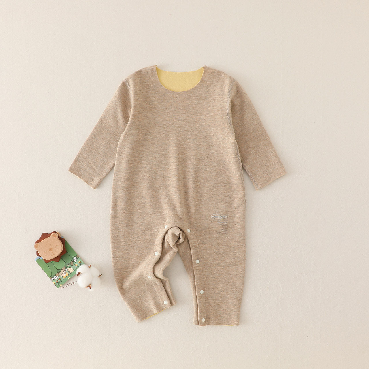 秋冬德绒保暖婴儿长袖按扣哈衣