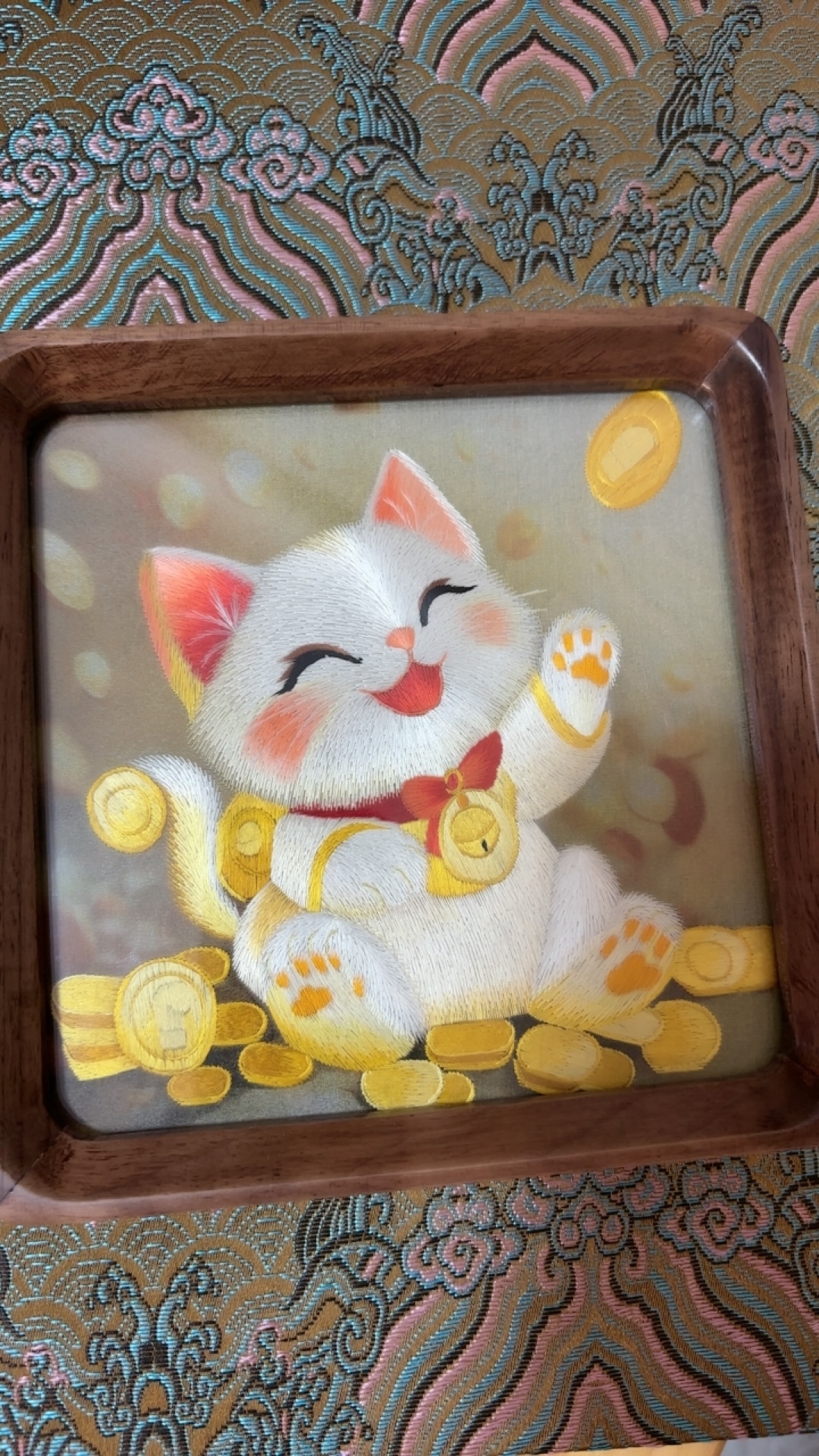 苏绣手工刺绣了金币猫成品客厅玄关装饰画卡通图案可爱招财猫摆件图片