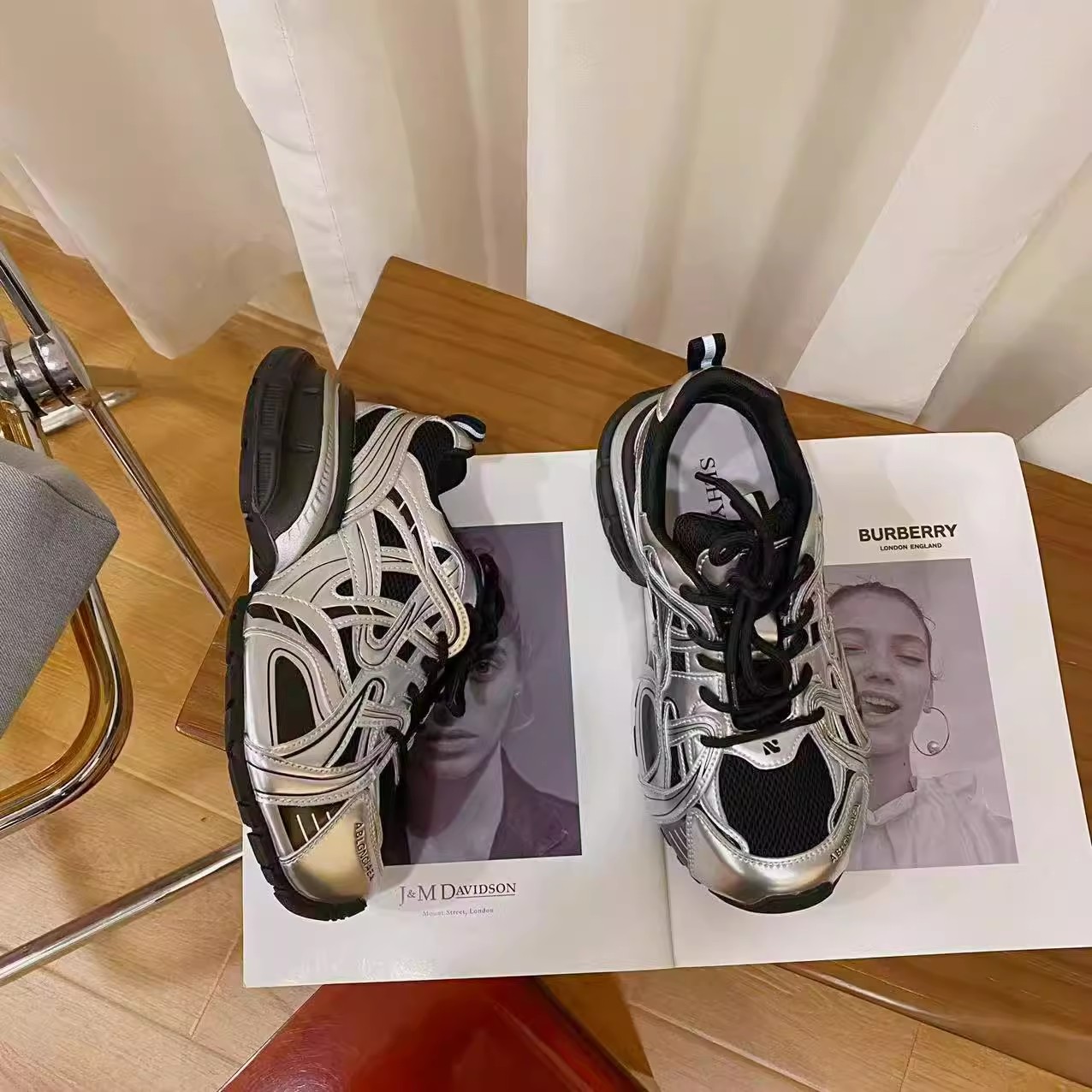 韩版真皮时尚休闲运动鞋女