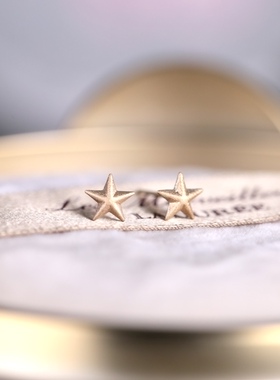 现货磨砂金五角星星耳钉18k黄金素金星月耳饰日本制新品