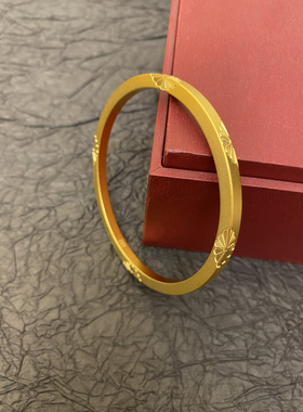 新中式金色小雏菊方块手镯实心花朵镯子古法复古显白国风素圈百搭