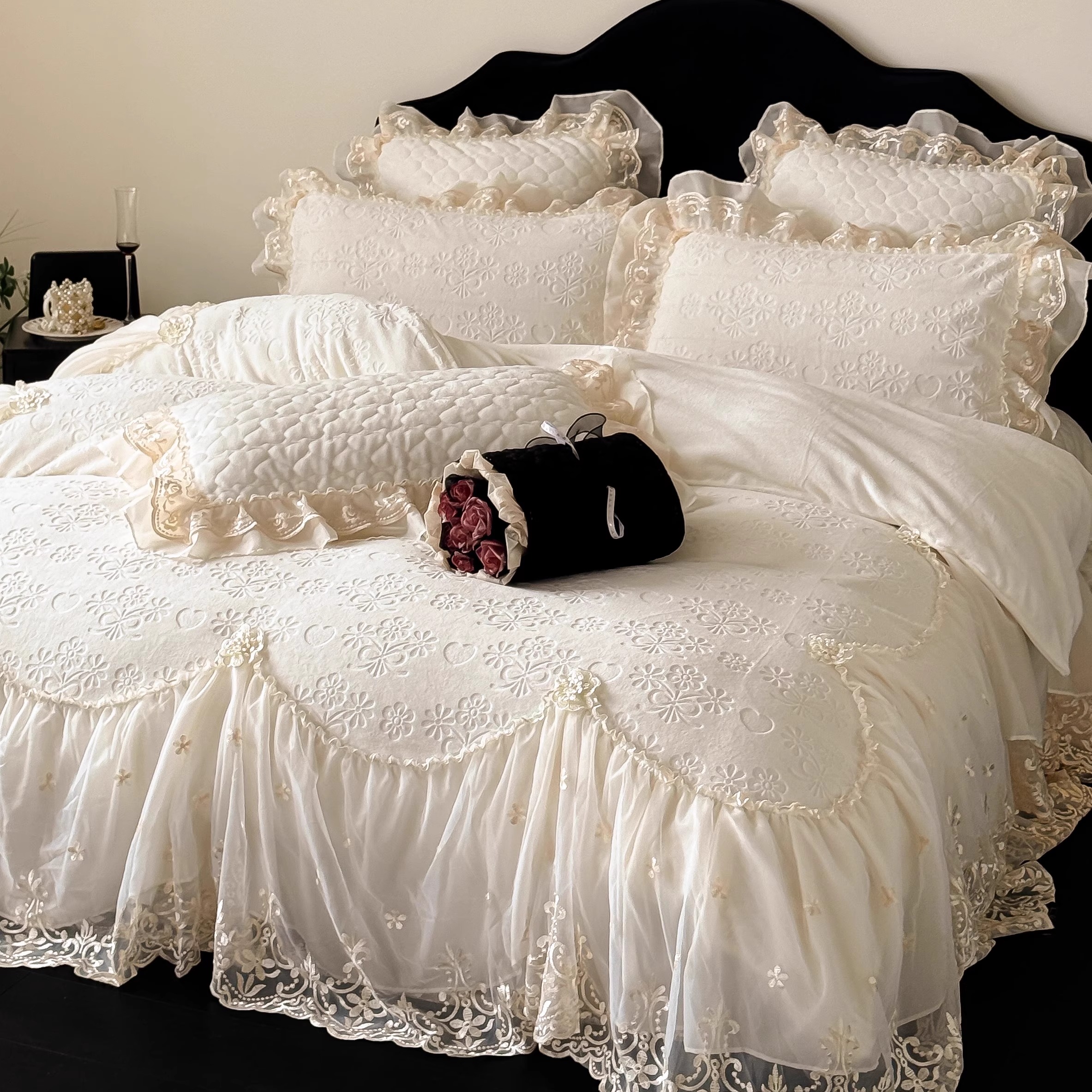 法式宫廷风雕花牛奶绒四件套浪漫公主风夹棉床盖冬季加厚毛绒床品