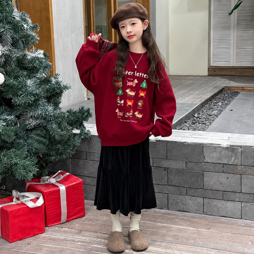 女童圣诞红圆领印花长袖外穿卫衣