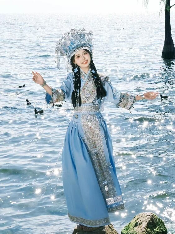 苗疆少女新款清新蓝色套装超仙民族苗疆苗族写真显瘦全套旅拍服装