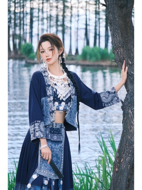 贵州苗族服装女湘西56个少数民族服饰苗疆少女古城旅拍侗族演出服