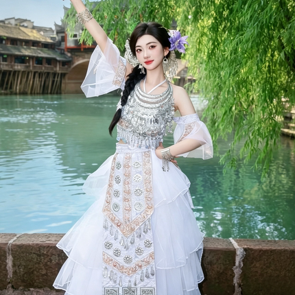 新款苗疆少女白色套装超仙民族苗疆苗族写真显瘦全套旅拍服装