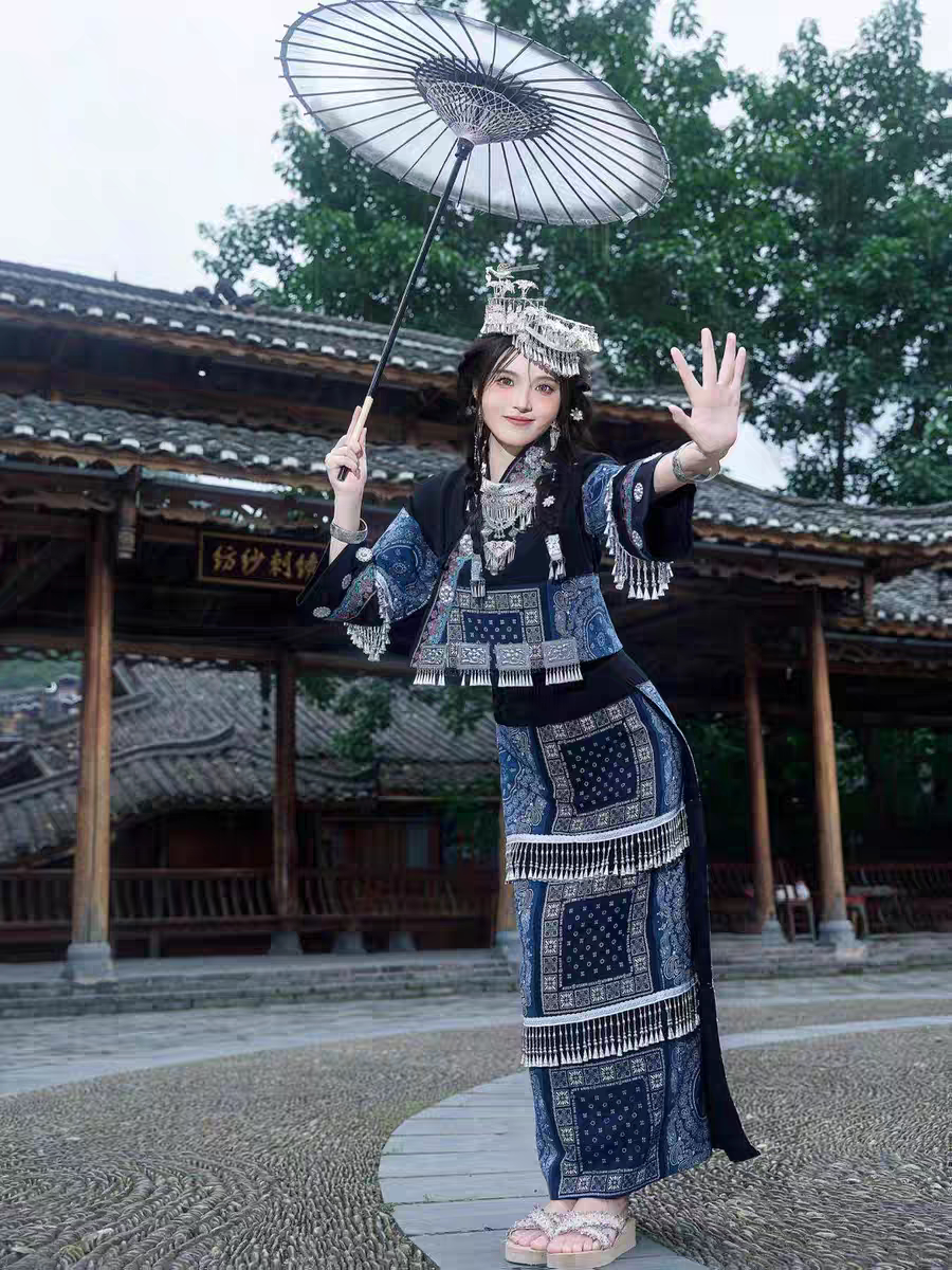 新款蜡染苗族服装女重工流苏民族风苗疆少女土家族特色写真摄影服