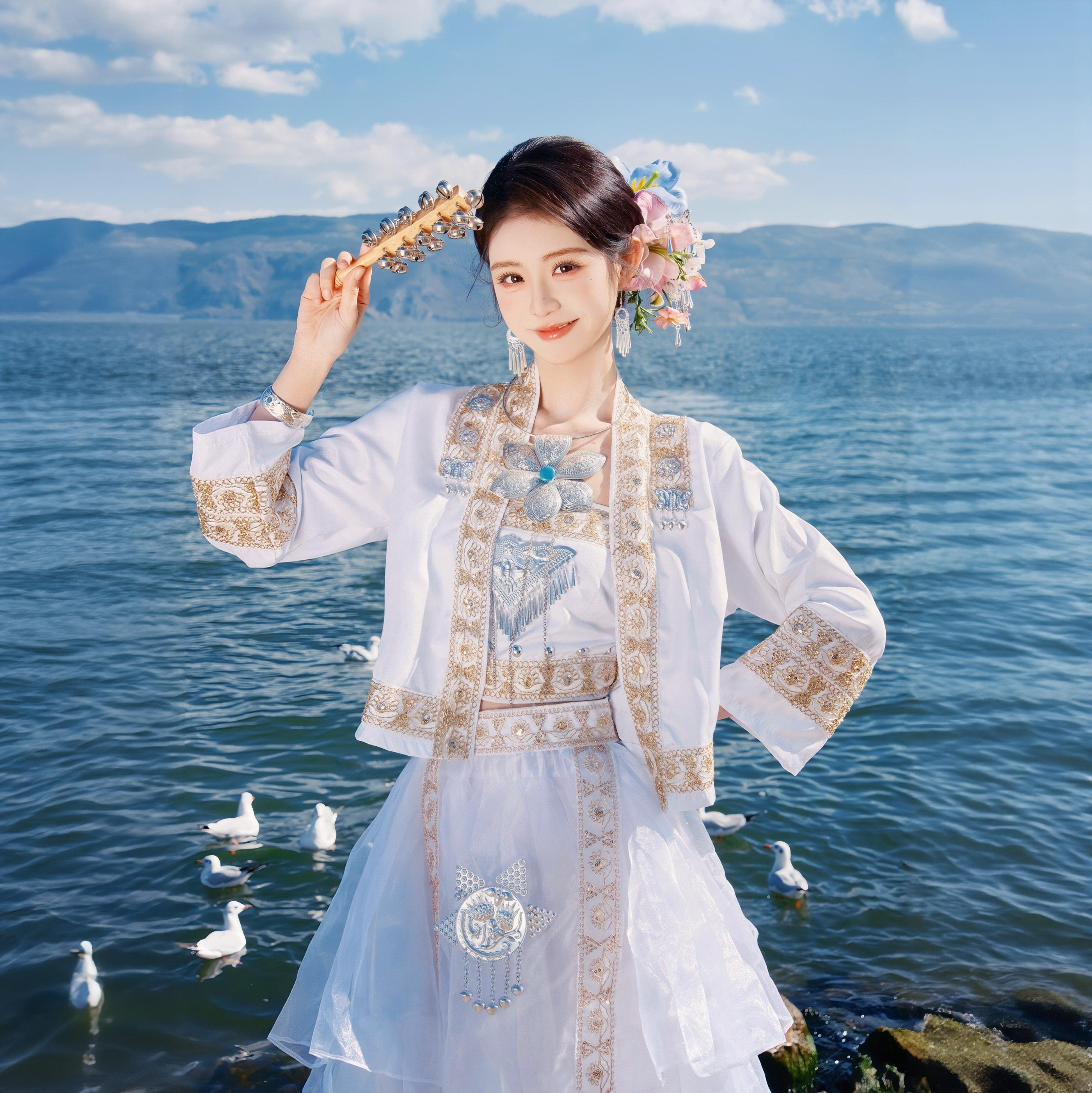 新款苗族服装苗疆少女简约民族旅拍清新白色土家族套装苗寨摄影