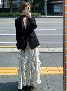 法式波点气质吊带裙女2026早春爆款套装温柔风独特西装上衣两件套