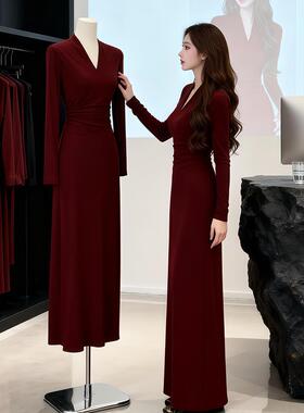 新年圣诞红色连衣裙子女收腰气质内搭显瘦修身打底约会长裙秋冬季