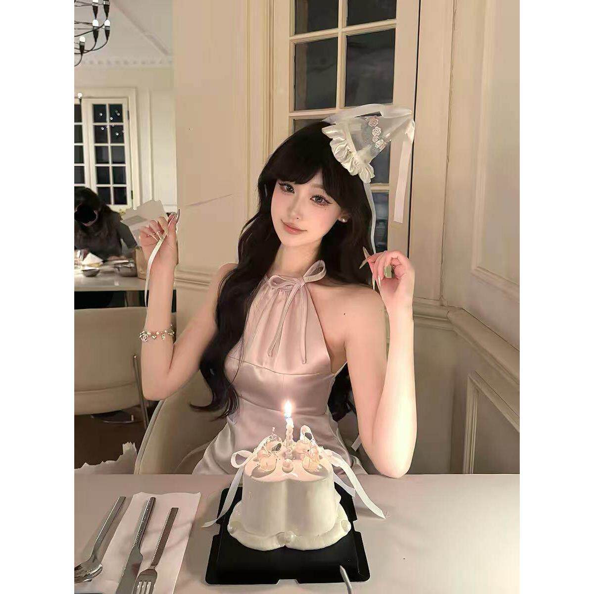粉色挂脖连衣裙女高级感法式party小礼服名媛千金风公主生日裙子 - 实物图