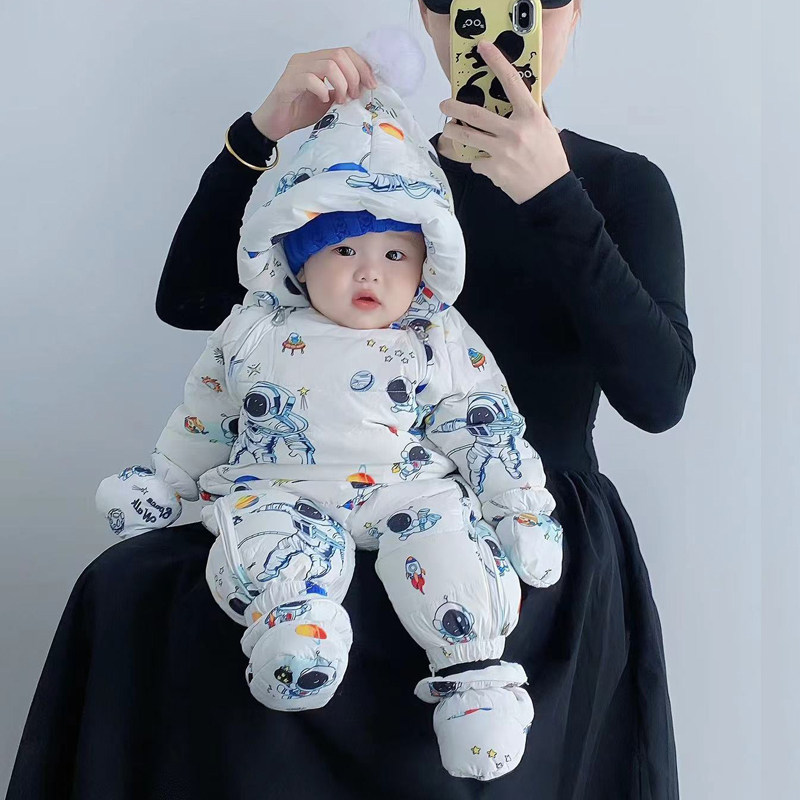 反季新生婴儿冬装羽绒服连体衣轻薄0-1岁男女宝宝冬天外套出衣服