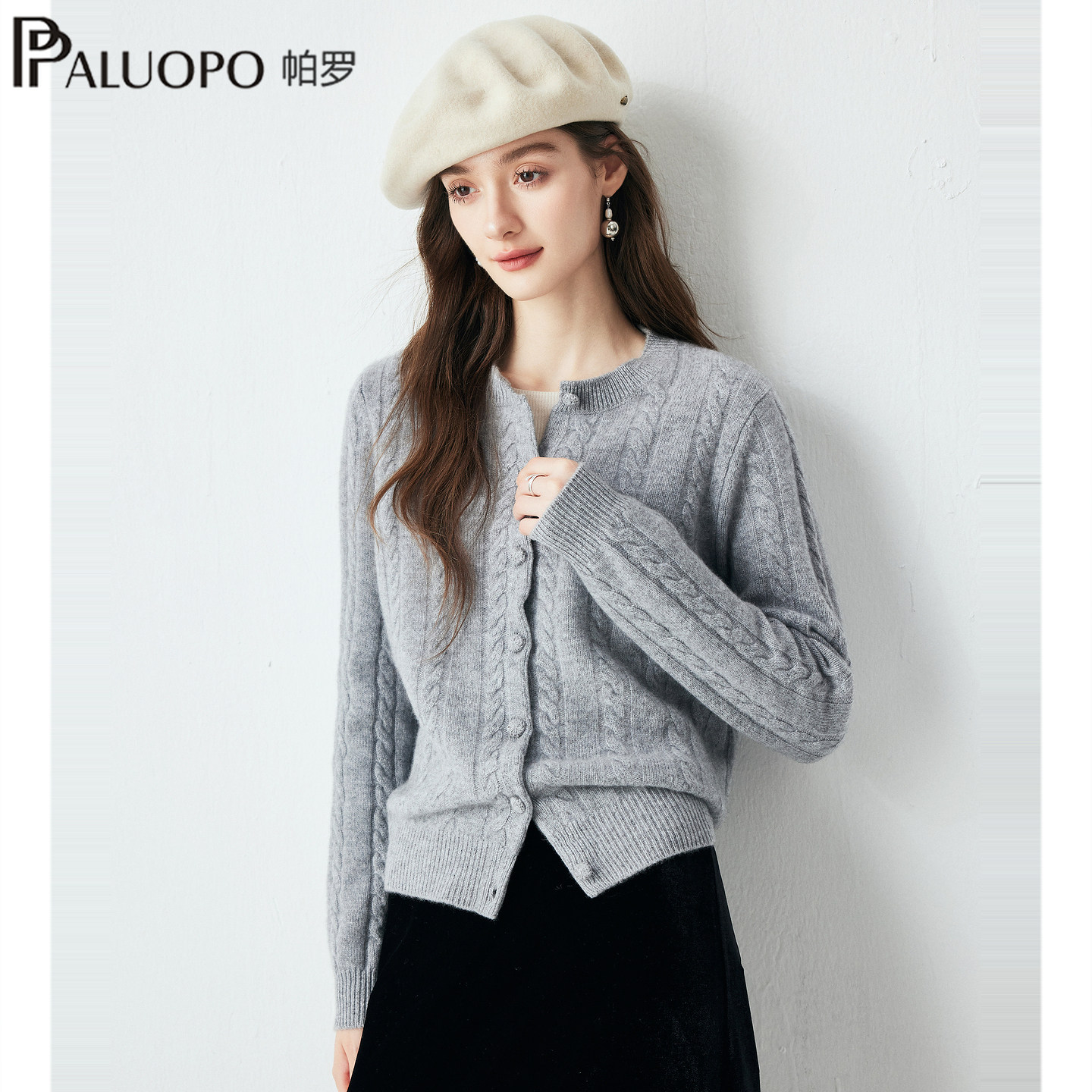 PALUOPO/帕罗精致布扣圆领100%山羊绒开女绞花加厚毛衣26秋冬新款