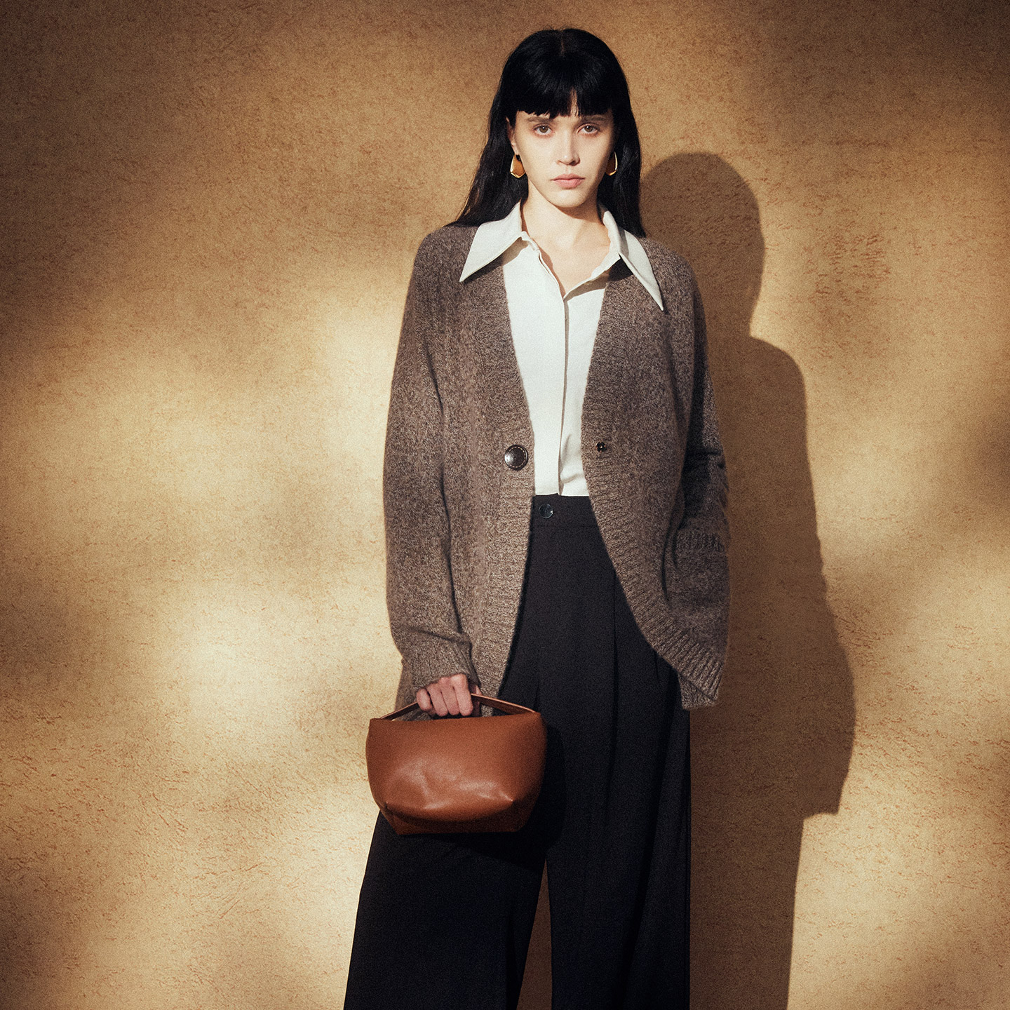 帕罗宽松一粒扣针织V领羊绒衫