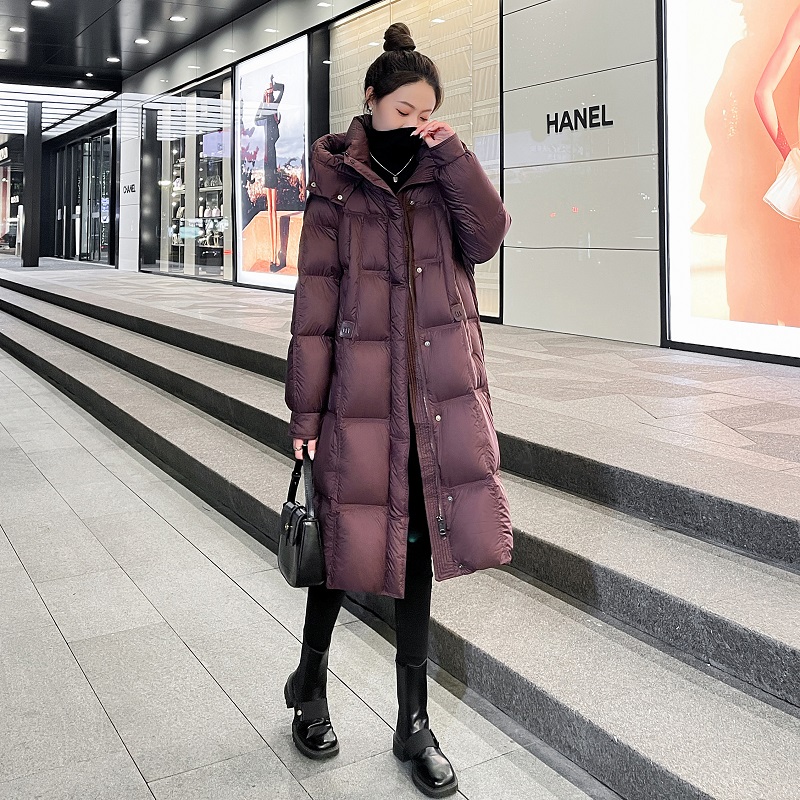 超好看红色长款过膝羽绒服女2025年冬季新款加厚90白鸭绒过膝外套