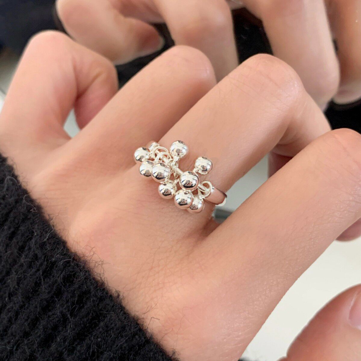 饰尚e族小众设计葡萄串圆球戒指女简约高冷质感时尚个性S925镀银