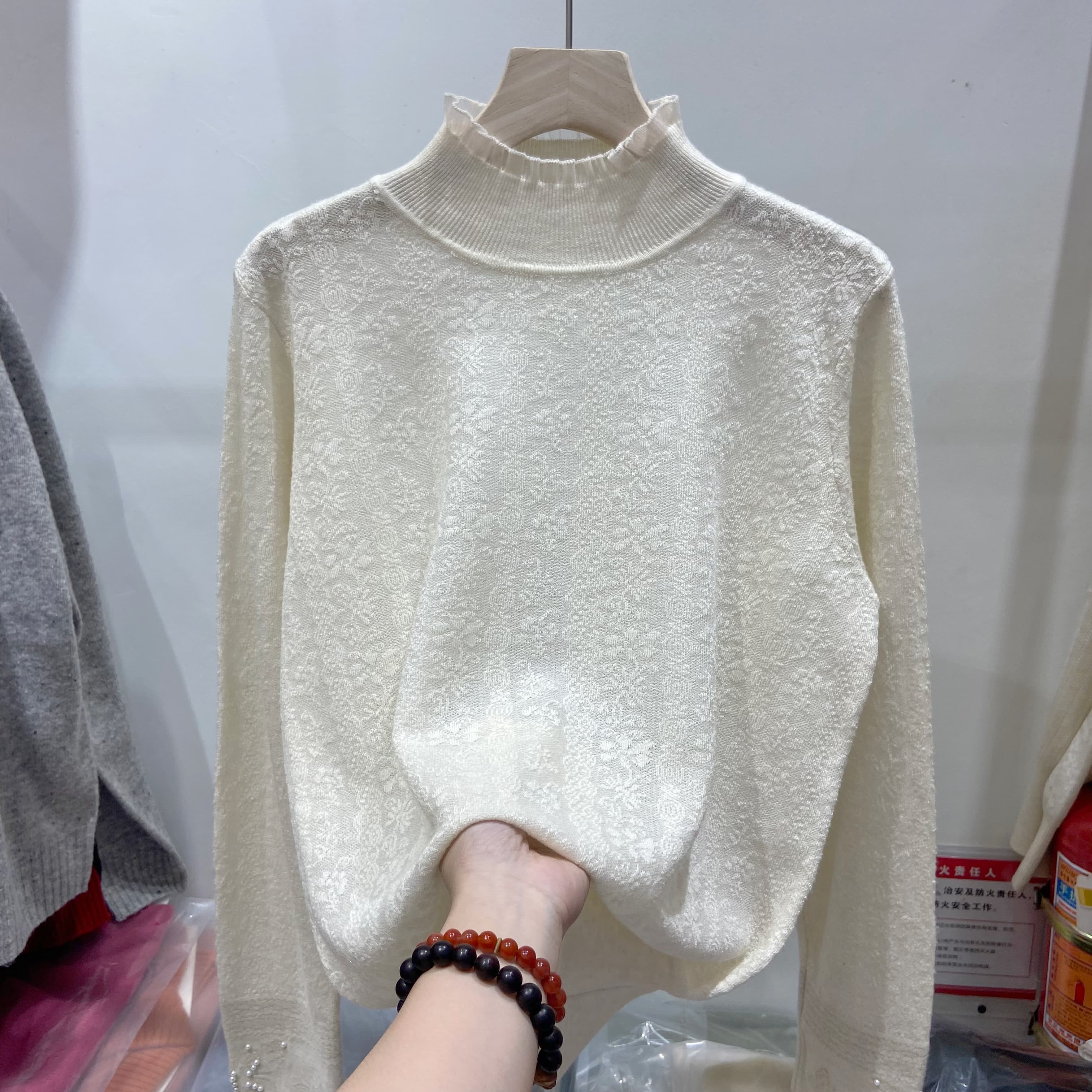 洋气米白色提花木耳边蕾丝钩花边细羊毛毛衣针织衫打底衫温柔精致