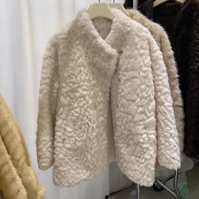 立领小湖羊中长款皮毛一体外套女