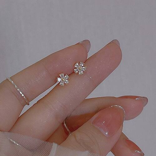 925纯银清新锆石女花朵耳钉