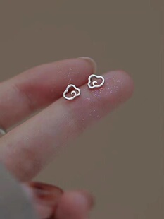 S925纯银养耳洞云朵耳钉女夏耳饰2022新款 高级感气质小众设计耳环