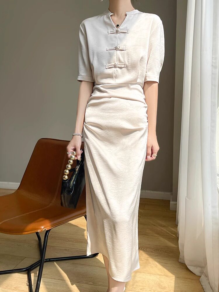 단추가 달린 검은 색 V 넥 롱 스커트 정장 스커트 새로운 중국 스타일의 고급 복고풍 자카드 드레스 국가 스타일의 새 셔츠