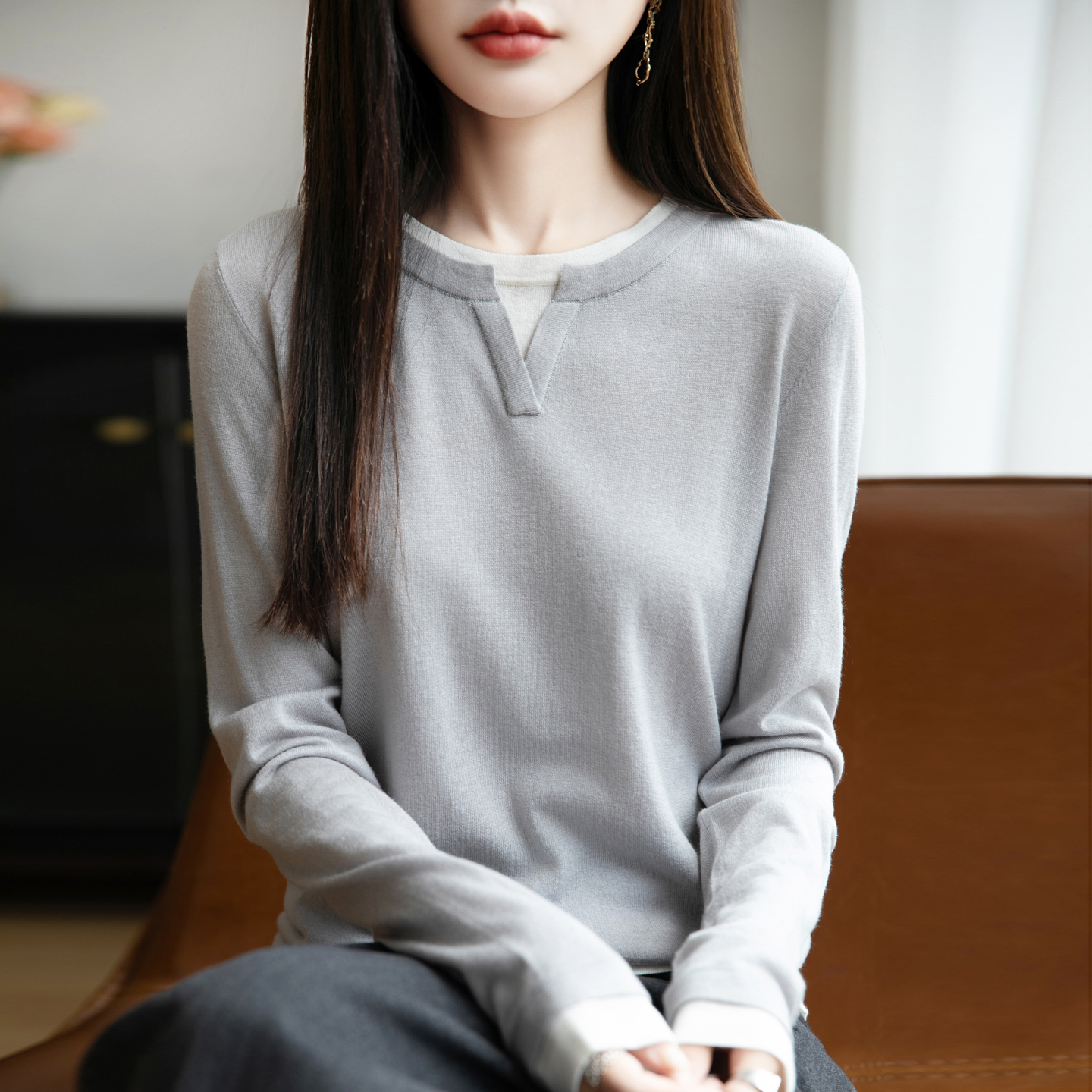 假两件拼色V领针织衫女上衣2025新款秋冬百搭打底衫内搭软糯毛衣