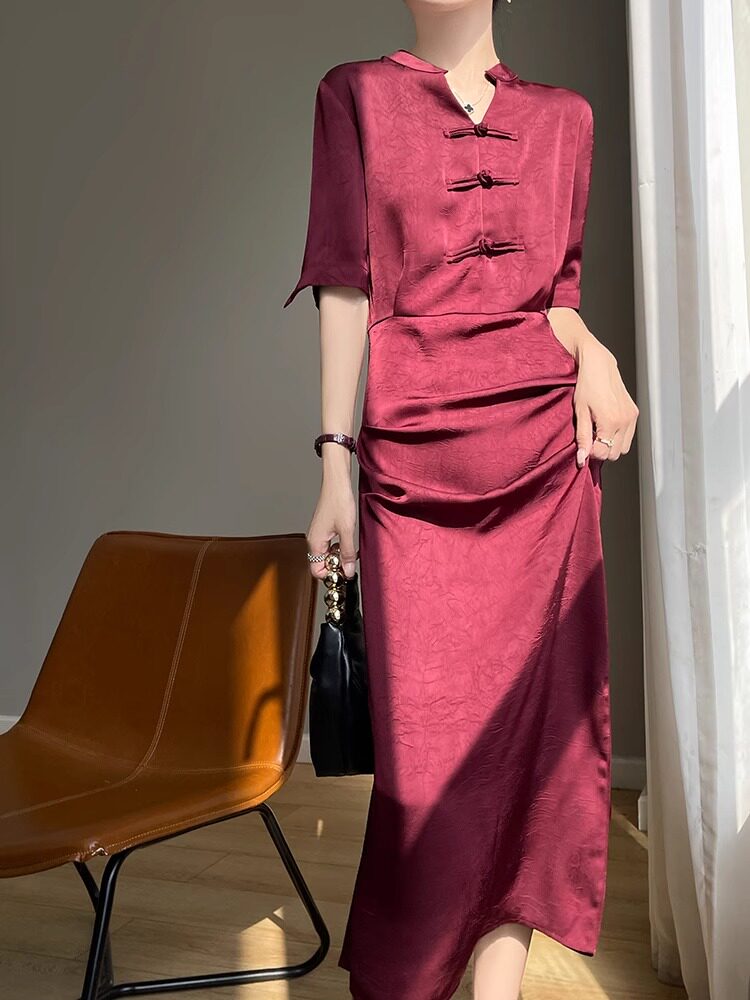 단추가 달린 검은 색 V 넥 롱 스커트 정장 스커트 새로운 중국 스타일의 고급 복고풍 자카드 드레스 국가 스타일의 새 셔츠