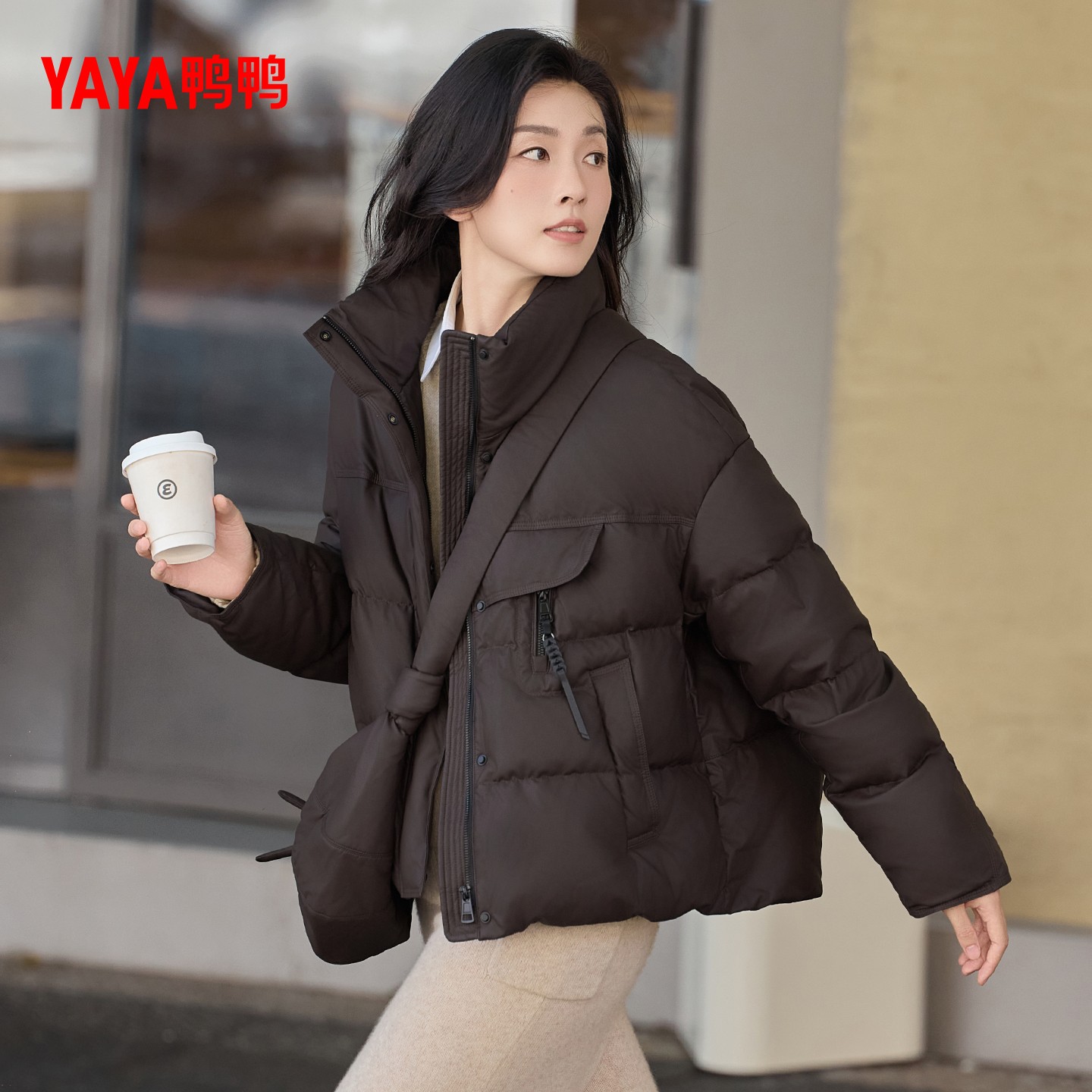 鸭鸭羽绒服女士2025秋冬季新款宽松百搭短款保暖外套带同色系包包