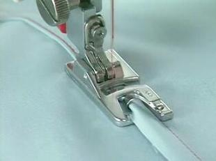 胜家蝴蝶重机电动家用多功能缝纫机6毫米6MM宽卷边压脚平缝曲折