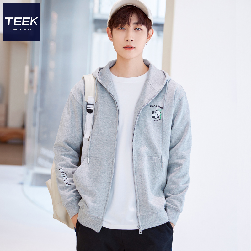 这卫衣真的百搭！质量还好。